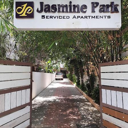 Jasmine Park Aparthotel เชนไน ภายนอก รูปภาพ